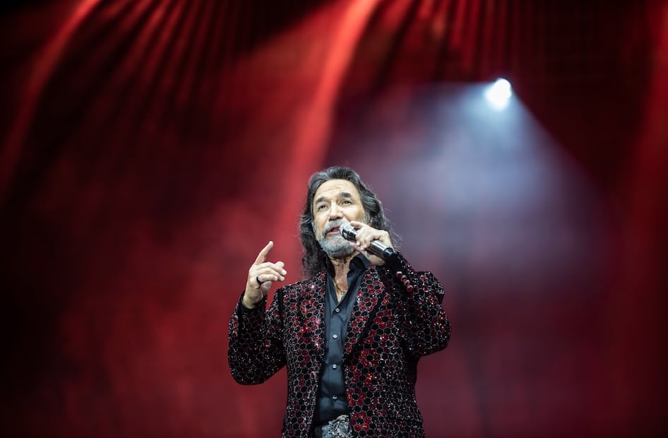 Marco Antonio Solís, "el Buki" en su concierto en el Estadio GNP Seguros, del sábado, 23 de mayo.
Foto: Ocesa / César Vicuña, cortesía