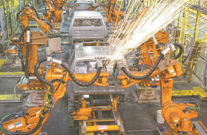 Fed: los robots son culpables de frenar los salarios en EU