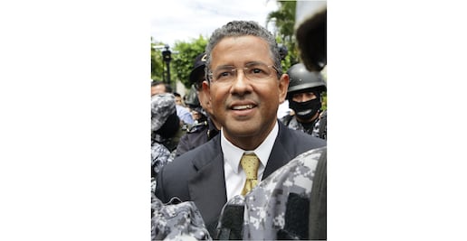 Fallece ex presidente de El Salvador bajo juicio por corrupción