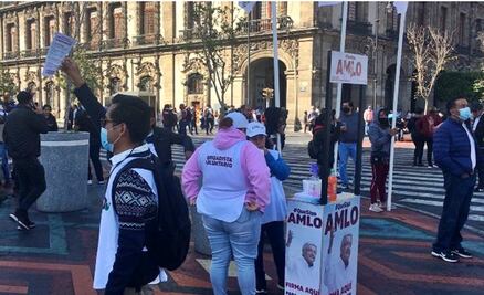 Instalan en el Zócalo puntos de recolección de firmas para “ratificación” de AMLO