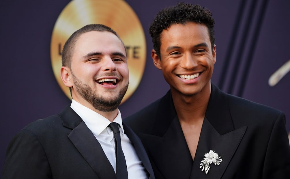 Prince Jackson (izquierda) y Jaafar Jackson llegan al estreno de "Michael" el lunes 20 de abril de 2026 en el Dolby Theatre de Los Ángeles. 
Foto de Jordan Strauss/Invision/AP.