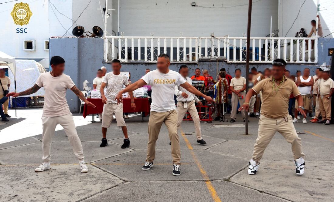 Reclusos bailan al ritmo sonidero; concurso fomenta la reinserción social en el Reclusorio Norte. Foto: Especial