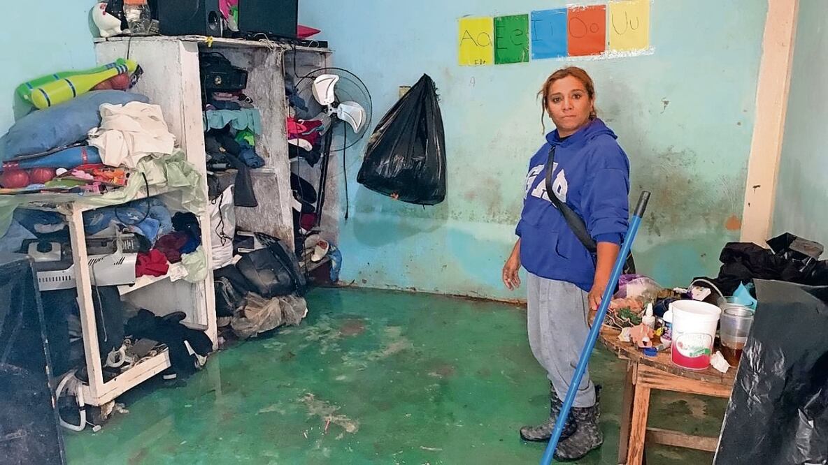 En Tecámac la zona más dañada por la tromba del lunes se ubica en el cuadrante de las calles de Frontera, Puebla, Sonora y la autopista México-Pachuca; ahí hubo siete casas severamente dañadas. Foto: Emilio Fernández | El Universal