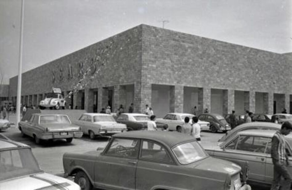 Los primeros centros comerciales de la capital