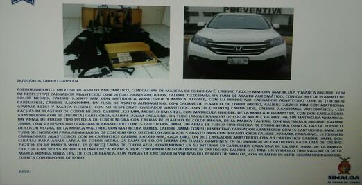  Encuentran arsenal en vehículo robado en Sinaloa 