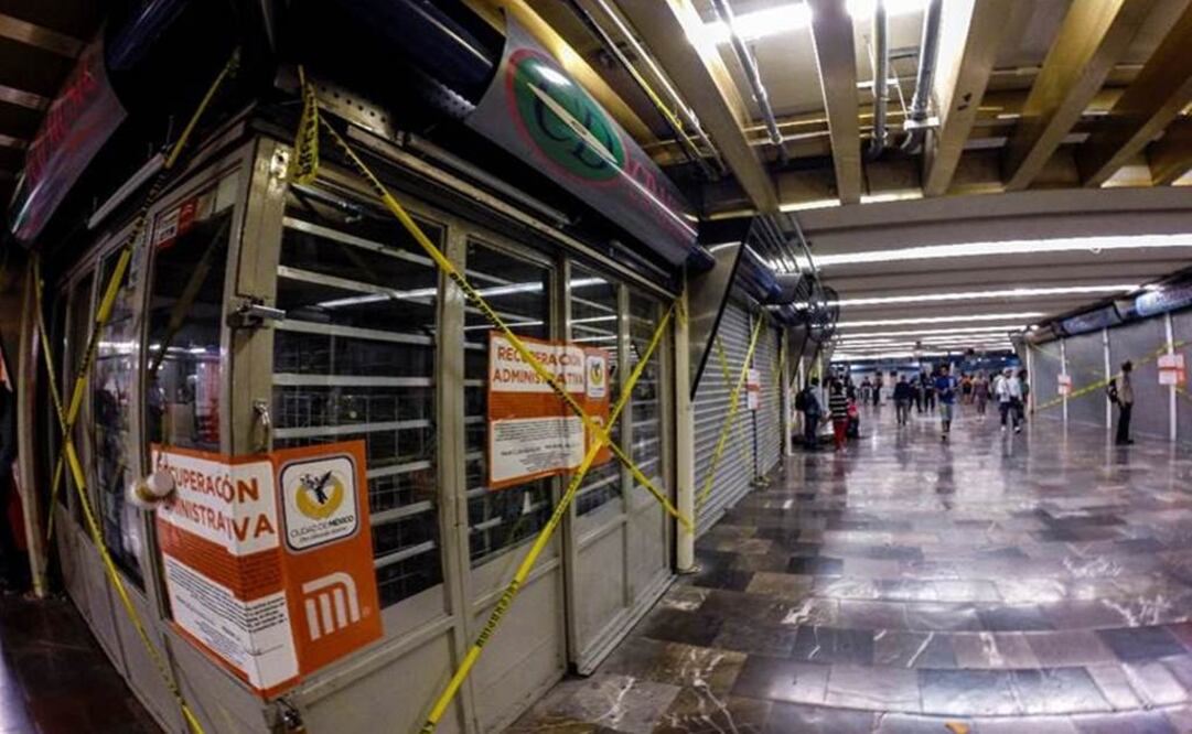 La Secretaría de Salud local aseguró y destruyó 774 productos lácteos caducados que se vendían en locales al interior de las estaciones del Metro Zaragoza, Hidalgo, San Cosme, Tacuba, Isabel La Católica y Central del Norte