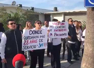 Protestan ex empleados del SAT en Matamoros, Tamaulipas