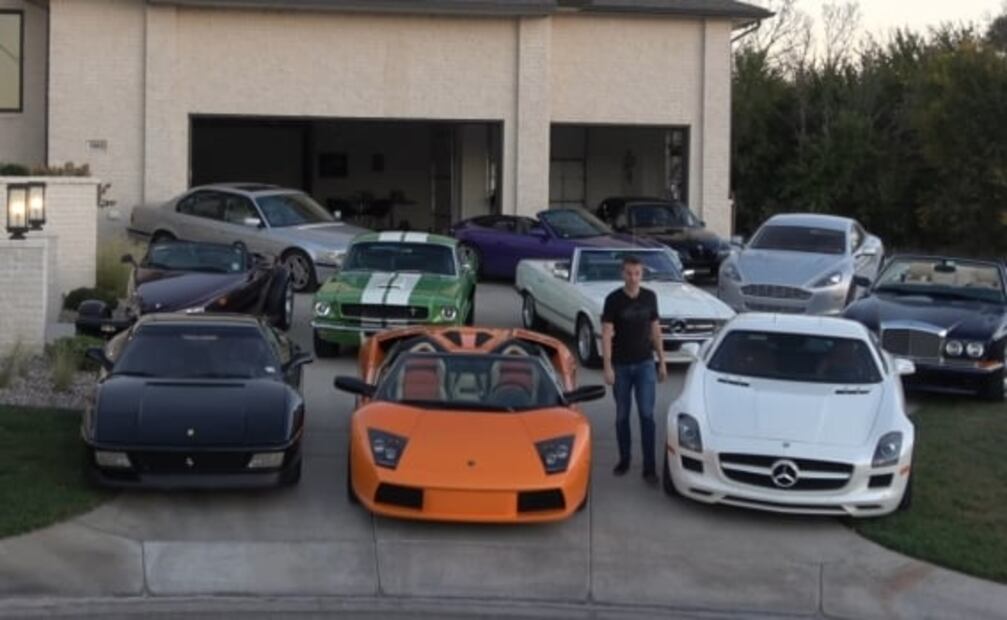 Este famoso youtuber repara autos de colección baratos