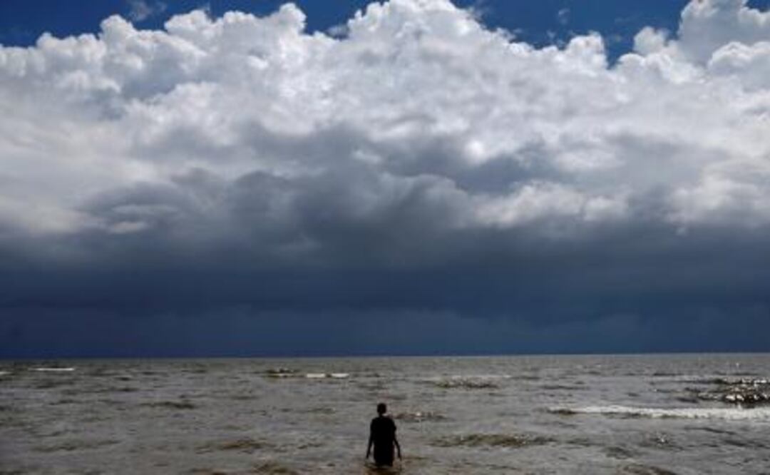 La Oficina Nacional de Administración Nacional Oceánica y Atmosférica de Estados Unidos pronostica que la temporada de huracanes de 2024 probablemente tenga una actividad bastante por encima del promedio, con entre 17 y 25 tormentas con nombre.