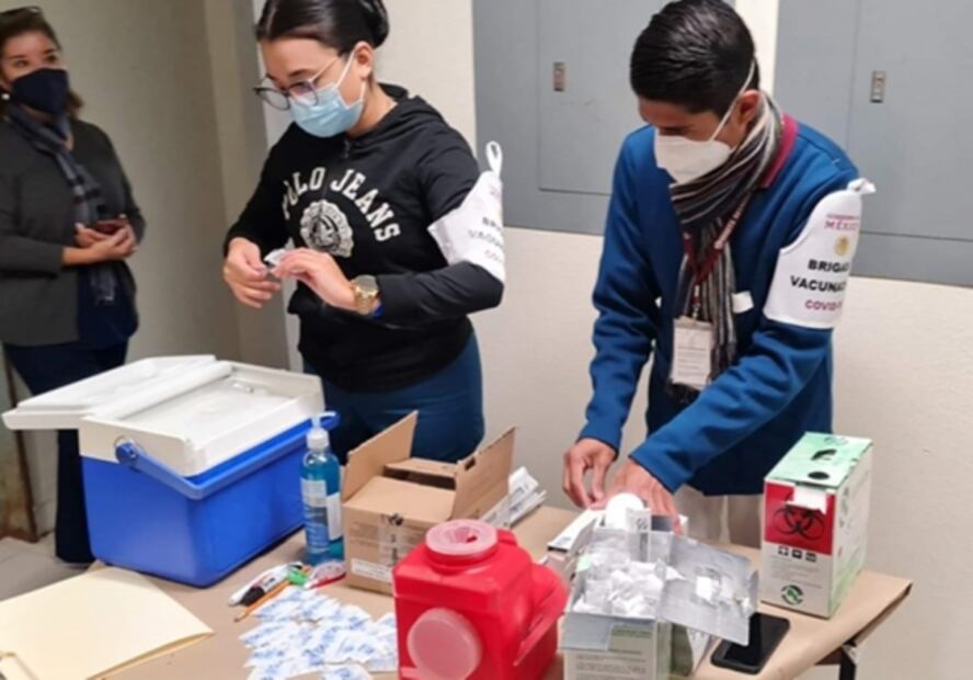 "Me siento bien con la vacuna", dice residente del ISSSTE Reynosa