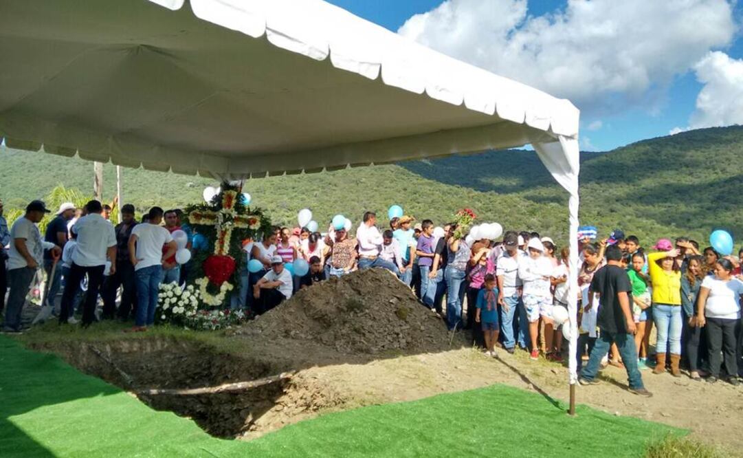 Se llevó a cabo la misa de cuerpo presente en la Iglesia de la Candelaria, que aguardaba al cortejo desde temprano. (JUSTINO MIRANDA / EL UNIVERSAL)