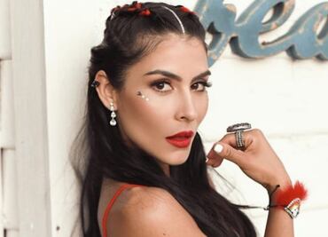 El espectacular bikini rojo de María León