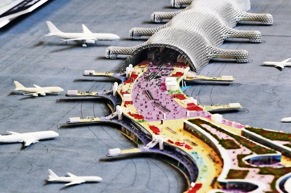 La calificadora valoró que el financiamiento del aeropuerto se empleará en generación de energía solar fotovoltaica y construcción de edificios ecológicos (ARCHIVO EL UNIVERSAL)