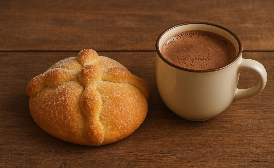 Un café, un atole o un chocolate pueden transformar el sabor y las calorías del pan de muerto. Foto: Imagen generada con IA