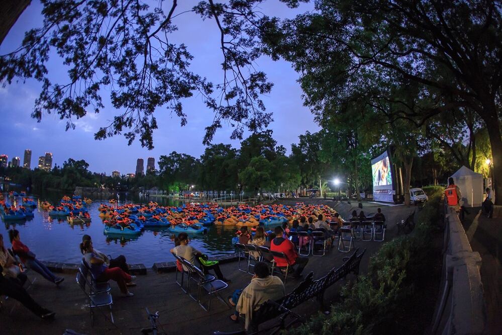 Prepara las palomitas y disfruta de la proyección en el Lanchacinema de Chapultepec, este fin de semana. (Foto: Facebook Bosque de Chapultepec)