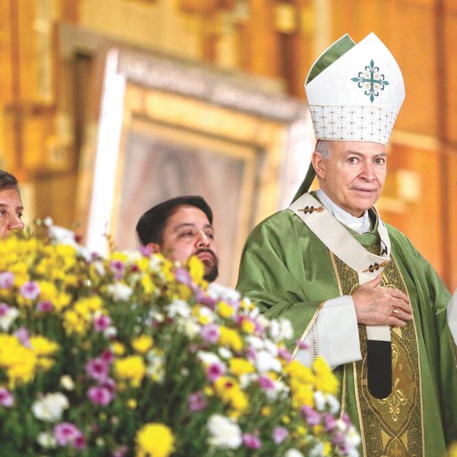 Ayer, durante la homilía celebrada en la Basílica de Guadalupe, el arzobispo Carlos Aguiar llamó a los fieles a respetar la dignidad del ser humano, evitar la violencia e impulsar el diálogo. IVÁN STEPHENS. EL UNIVERSAL