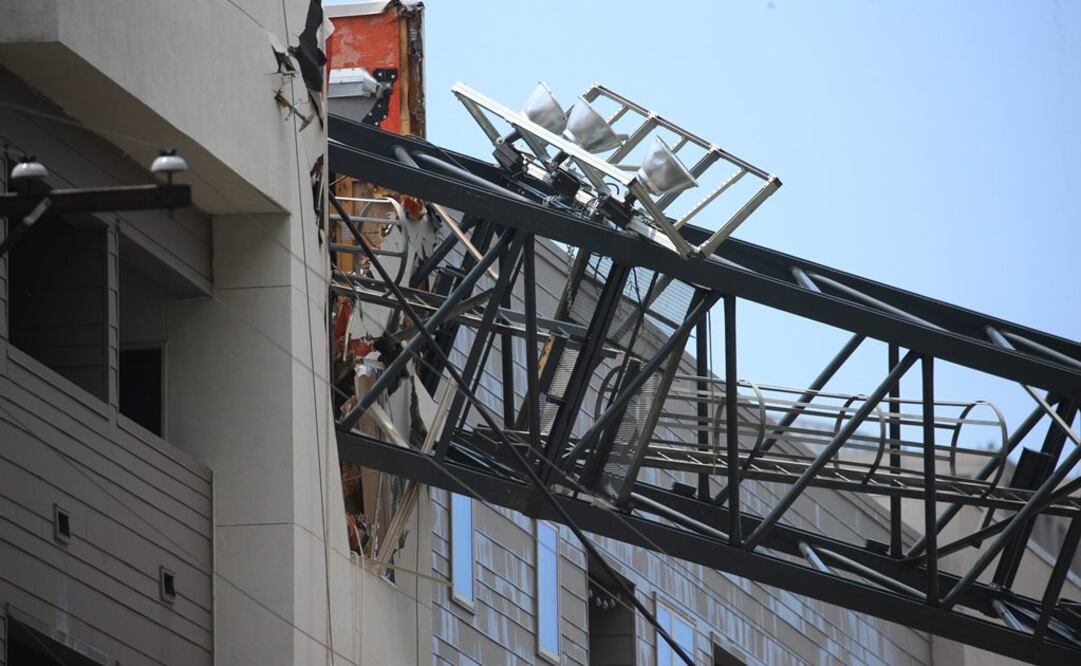 Dallas estaba bajo una tormenta severa en ese momento con vientos que podían exceder los 112.65 kph(Foto: AP)