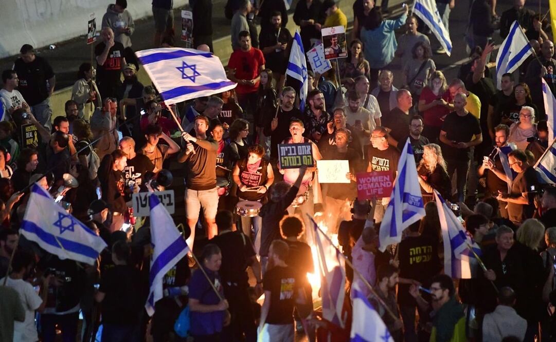 La decisión de Benjamin Netanyahu de despedir al ministro de Defensa, Yoav Gallant, provocó movilizaciones en todo el país. Foto: X @Nexo_Latino