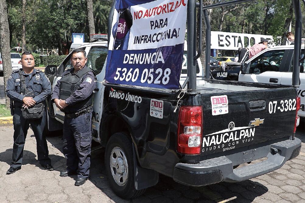 Las autoridades informaron que sujetos se hacen pasar por agentes quienes exigen dinero a los automovilistas a cambio de no trasladar los vehículos al corralón si no les pagan entre 3 y 5 mil pesos (REBECA JIMÉNEZ. EL UNIVERSAL)