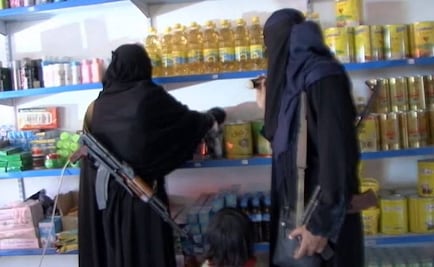 Armada y comprando pañales, así es la vida de una yihadista