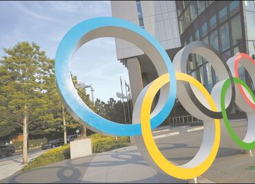 Artistas japoneses realizan exposición como protesta contra los Juegos Olímpicos