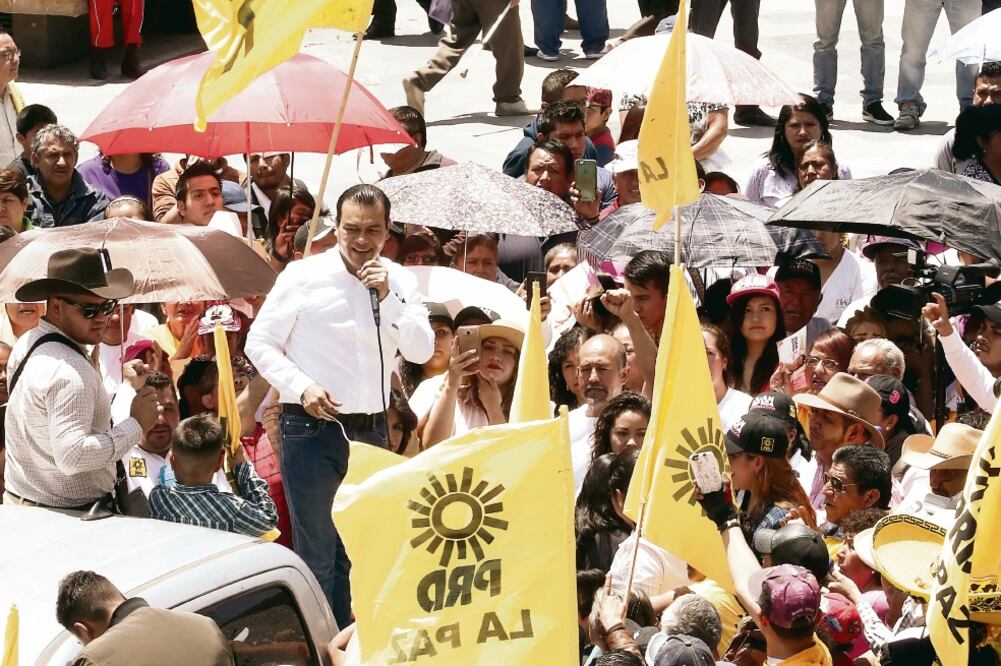 Tras la salida de cuadros del PRD hacia otros partidos, jóvenes se han integrado a sus filas. (ALEJANDRO ACOSTA. EL UNVERSAL)