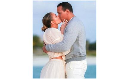 Jennifer Lopez recibió su anillo de compromiso frente al mar 