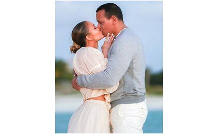 Jennifer Lopez recibió su anillo de compromiso frente al mar 