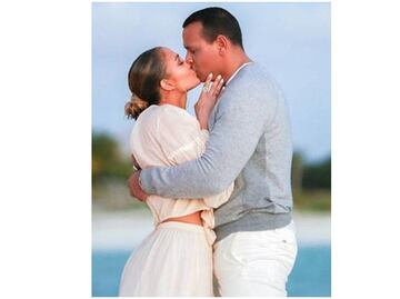 Jennifer Lopez recibió su anillo de compromiso frente al mar