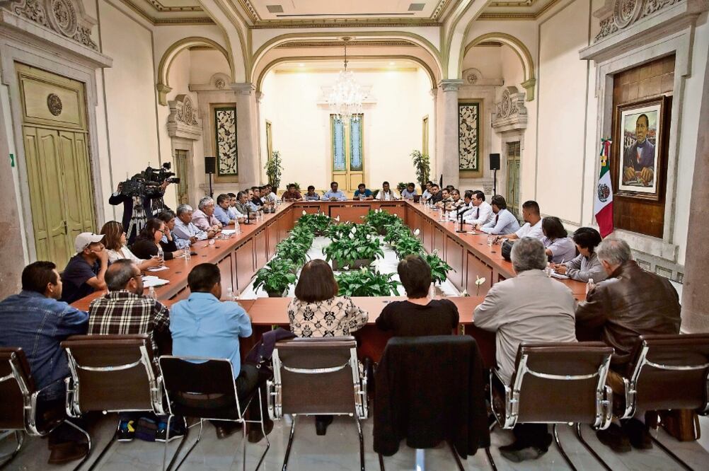 En siete de los nueve puntos del pliego, la CNTE solicitó respeto a la estabili d ad laboral de los maestros en Oaxaca y plazas para los egresados de las normales (ESPECIAL)