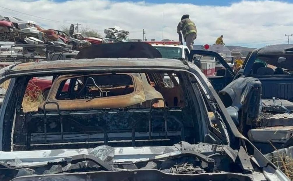 Autos considerados "chatarra" se incendian (11/03/2026). Foto: Especial