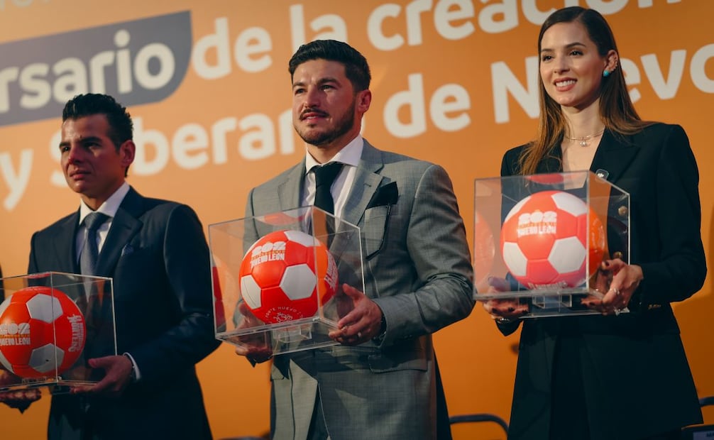 El gobernador de Nuevo León, Samuel García, encabezó la conmemoración del 202 aniversario de la creación de dicha entidad. Foto: Gobierno de Nuevo León.