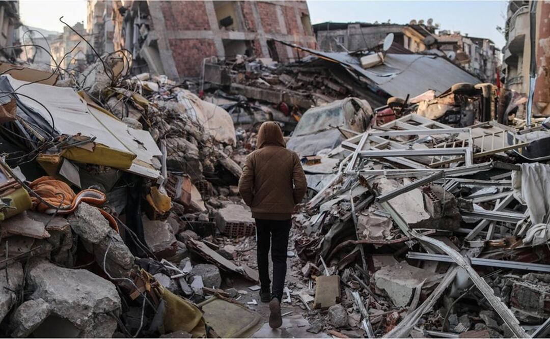 Las autoridades han advertido que es probable que aumente el número de muertos a medida que continúan la labores de rescate. Foto: EPA