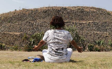 Dan la bienvenida a la Primavera en Cuicuilco; recargan energía en zona arqueológica