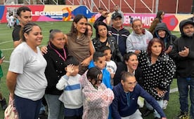 Alcaldía Cuauhtémoc rehabilita cancha de Futbol en Tlatelolco; recuperación de espacios públicos continuará: Alessandra Rojo de la Vega