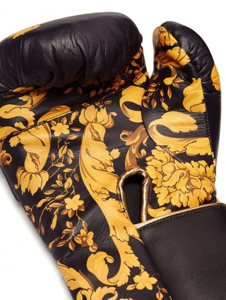 Esto es lo que cuestan los exóticos guantes de Box de Versace