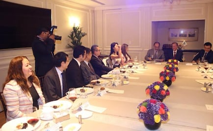 ​Meade se reúne en privado con sector empresarial de China