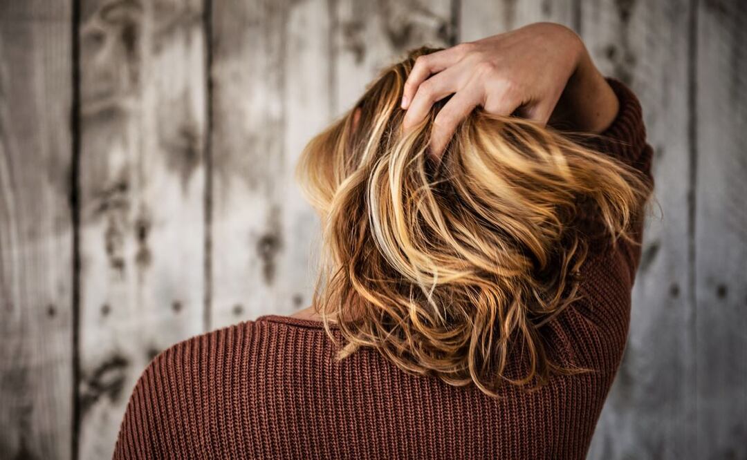 Algunas mascarillas hechas con ingredientes naturales pueden rescatar las puntas del cabello / Foto: Unsplash