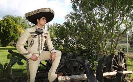 Vicente Fernández se olvida de su retiro gracias a su nieto Alex