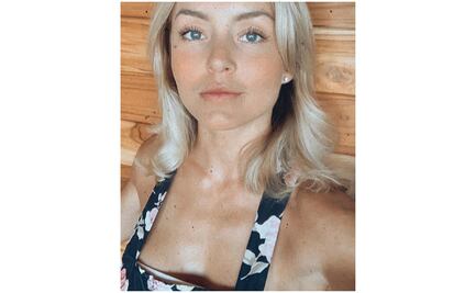 Angelique Boyer se quita los tacones, hace quehacer y le entra a TikTok