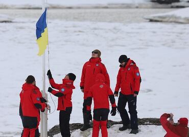 "Nos sentimos impotentes al estar tan lejos de nuestro país": los científicos de Ucrania varados en la Antártida