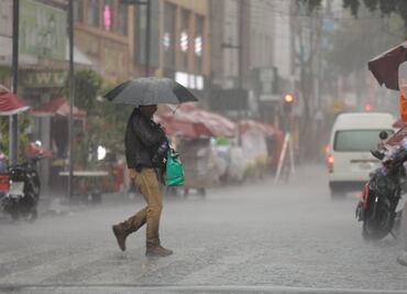 Fuertes lluvias azotan la Ciudad de México; sigue aquí el minuto a minuto