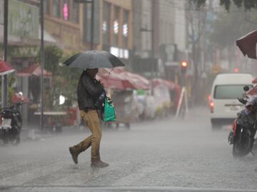 Activan doble alerta en CDMX por lluvias fuertes; 6 alcaldías podrían tener caída de granizo