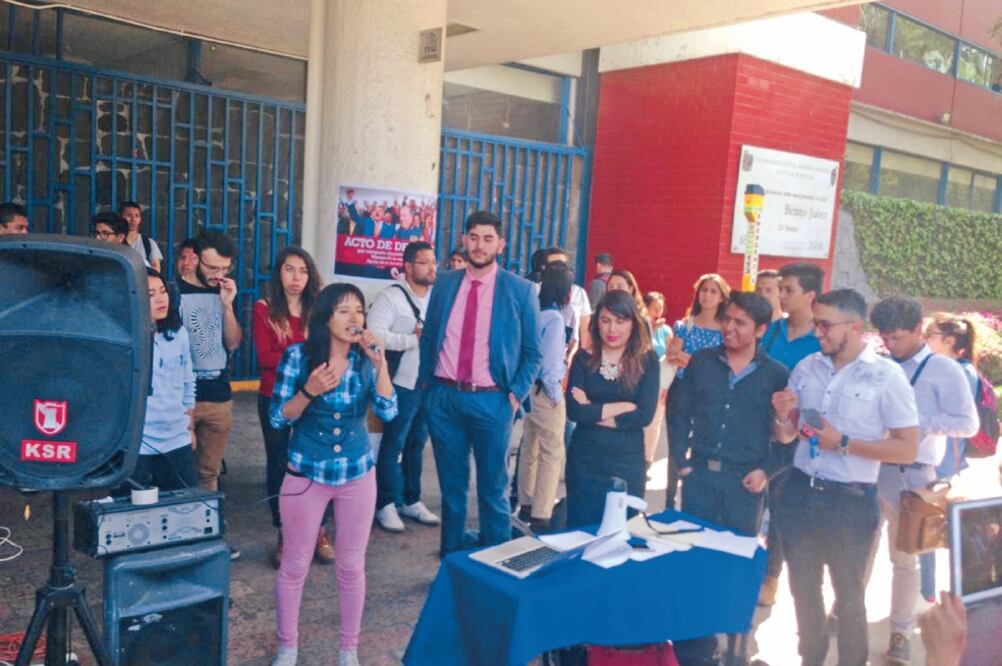 Además de la renuncia de Raúl Contreras Bustamente, los estudiantes pidieron que ofrezca una disculpa pública (GALO CAÑAS.CUARTOSCURO)