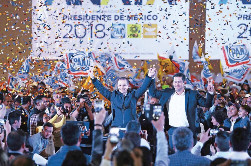 El precandidato panista a la Presidencia de la República, Ricardo Anaya Cortés, visitó Irapuato, Guanajuato, donde se reunió con militantes del partido acompañado del aspirante al gobierno del estado, Diego Sinhué. (VALENTE ROSAS. EL UNIVERSAL)