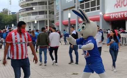 El Victoria luce invadido de azules, a la espera de estar lejos del Covid-19
