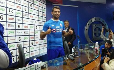Martín Cauteruccio fue presentado con Cruz Azul