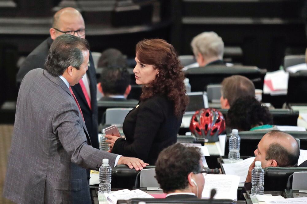 Dolores Padierna, coordinadora del PRD en la Constituyente, lamentó que la renta básica para los más pobres sea rechazada por algunos diputados (ARCHIVO EL UNIVERSAL)