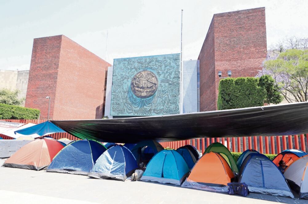 La CNTE anunció la instalación de un campamento frente a San Lázaro y el Senado para que se frene el avance de la nueva reforma educativa (ARCHIVO EL UNIVERSAL)