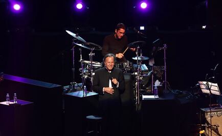 Julio Iglesias desata dudas durante concierto en el Auditorio Nacional